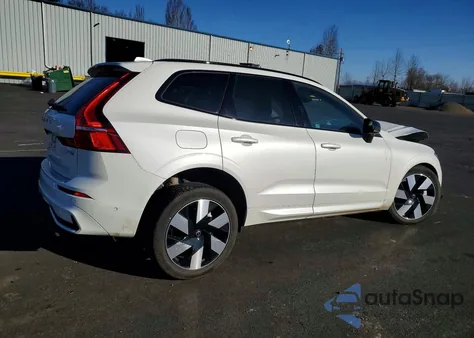 2025 Volvo Xc60 Plus z USA, uszkodzony, nr VIN YV4H60RC5S1080999